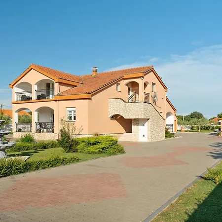 Holiday home House Leonardo Galovac (Zadar)