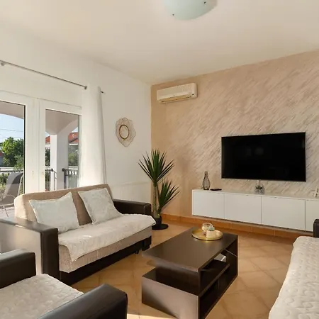 House Leonardo