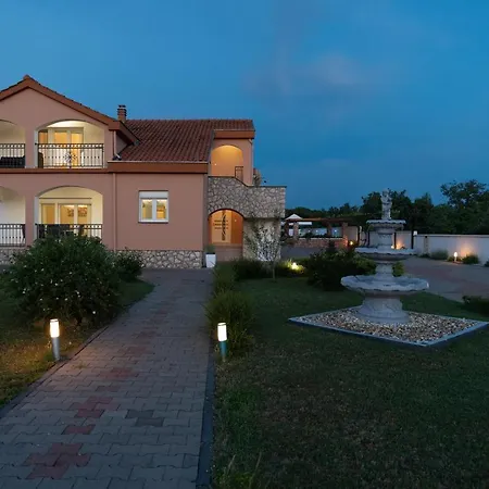 House Leonardo Holiday home