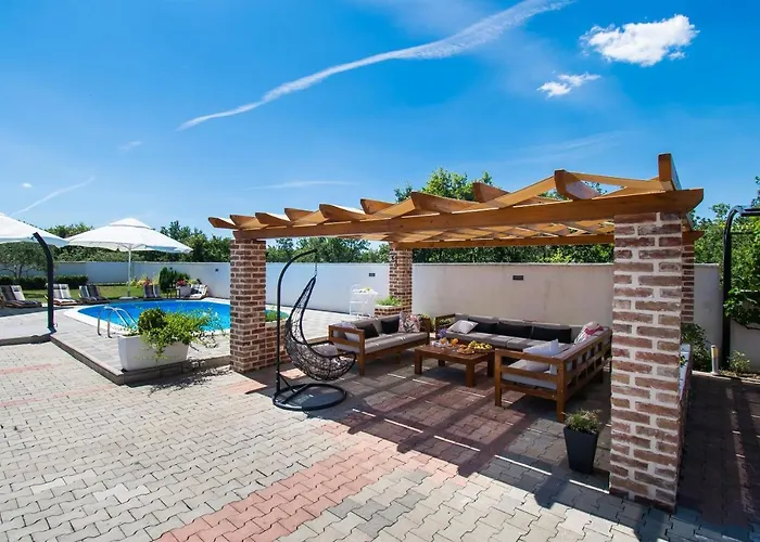 House Leonardo Дом отдыха Galovac (Zadar)