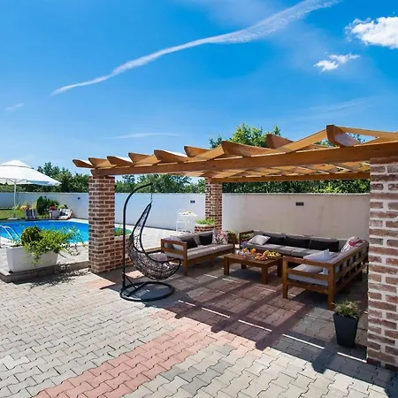 House Leonardo Semesterbostad Galovac (Zadar)