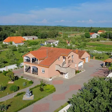 Casa de Férias House Leonardo *