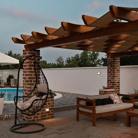 House Leonardo Dom wakacyjny Galovac (Zadar)