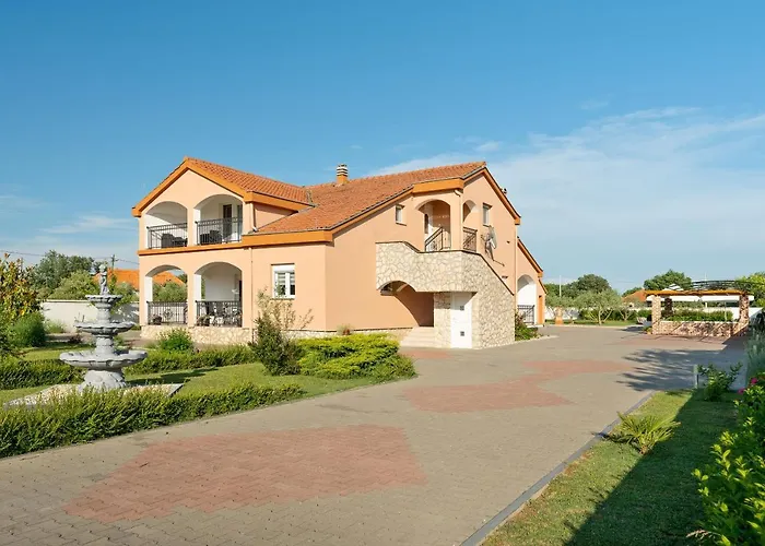 Dom wakacyjny House Leonardo Galovac (Zadar)